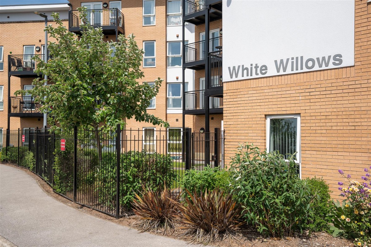 Flat 1, 70, Dyche Road Sheffield, S8 8DS