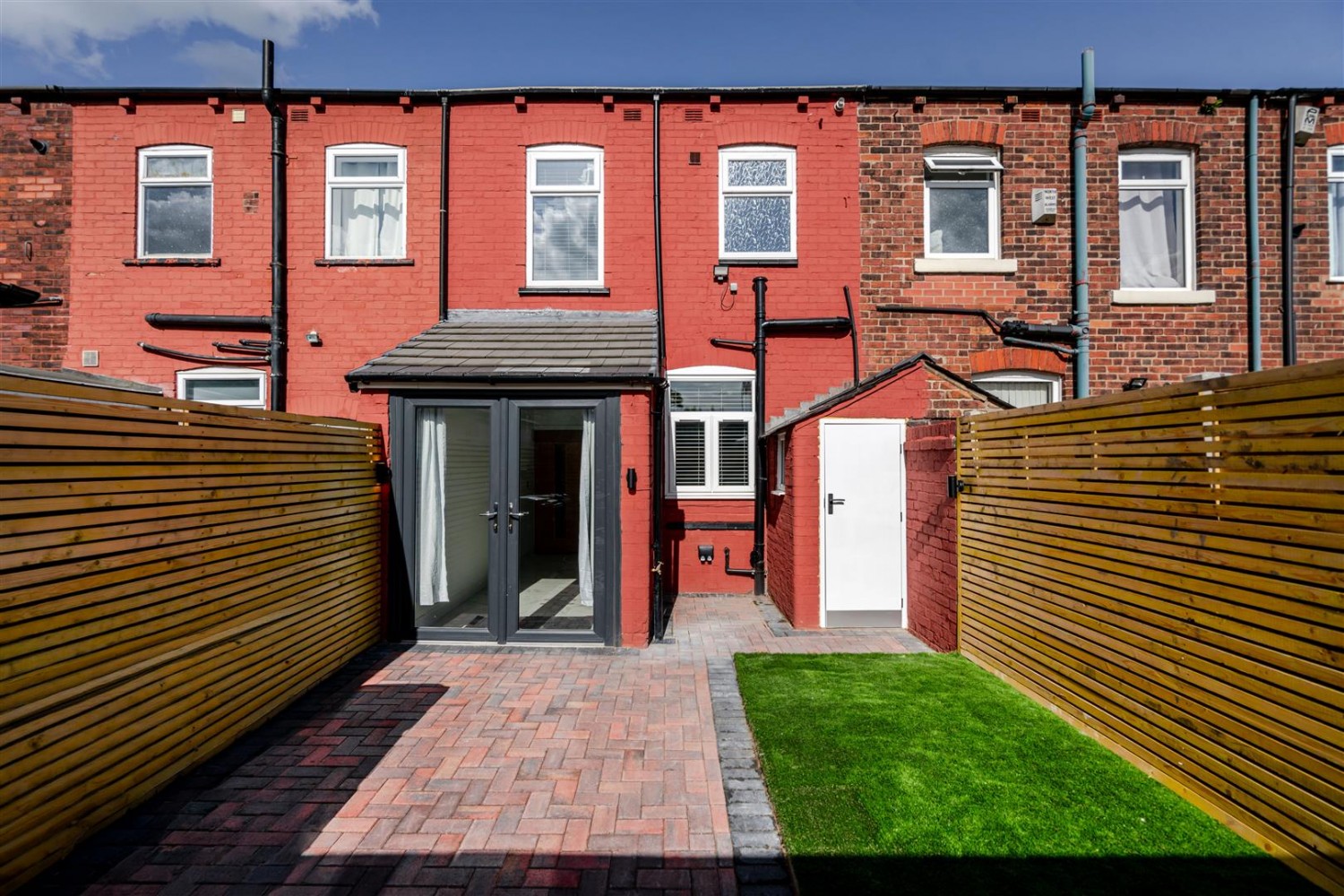 Lilford St, Leigh