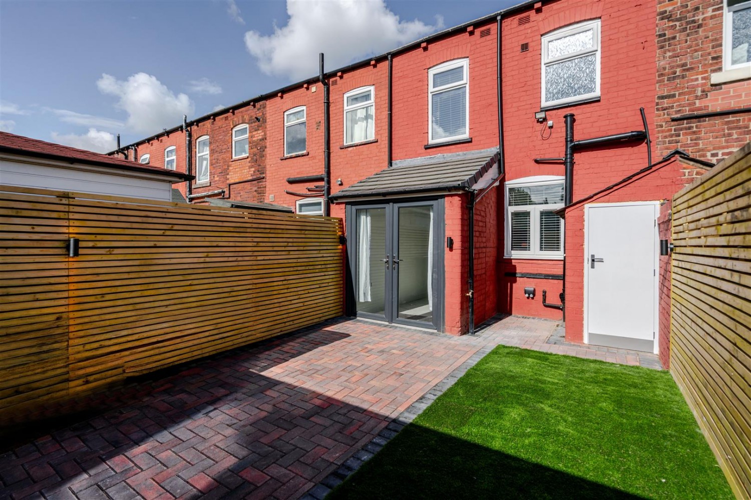 Lilford St, Leigh