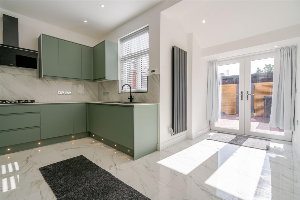 Lilford St, Leigh