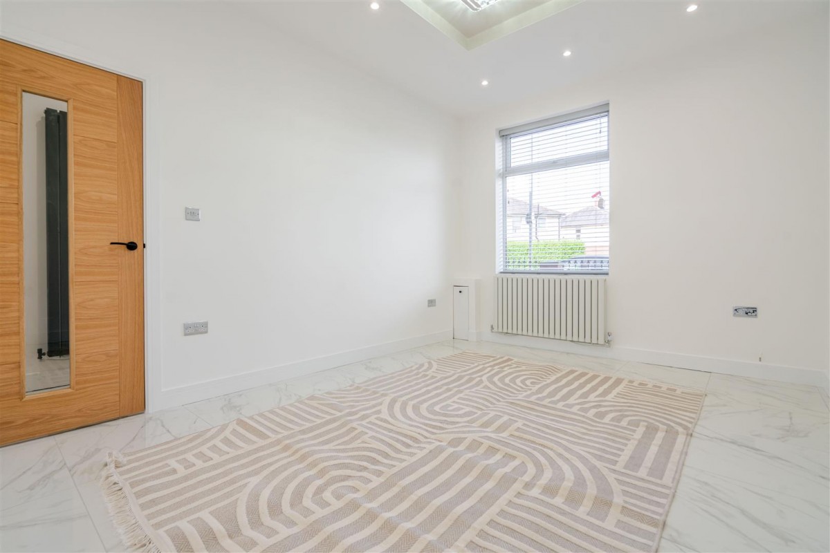 Lilford St, Leigh
