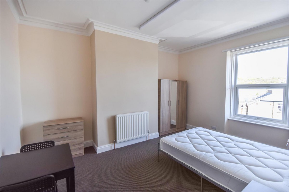 Room 3 14 Commercial Street, Shipley