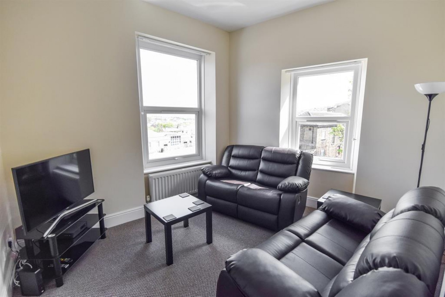 Room 3 14 Commercial Street, Shipley