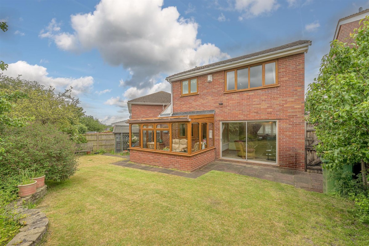 Margaret Close, Quarry Bank, DY5 2XD