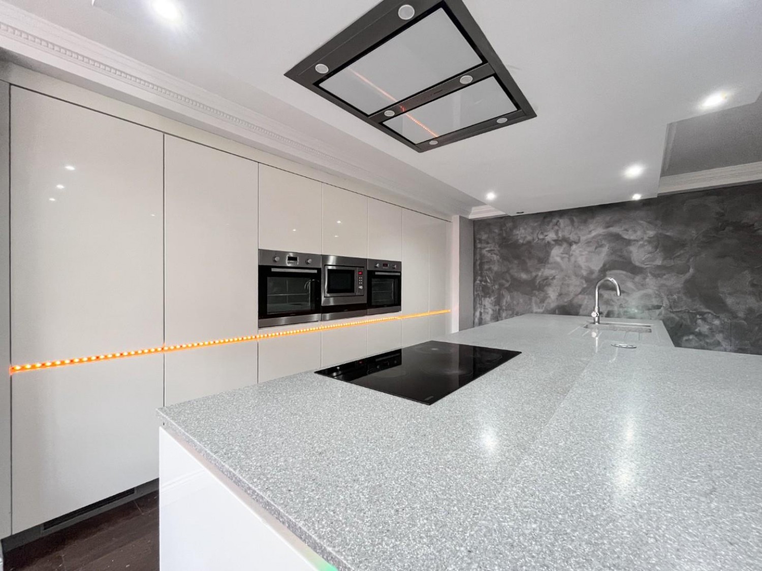 2 bedroom Flat to let in Britannia Street, Leeds