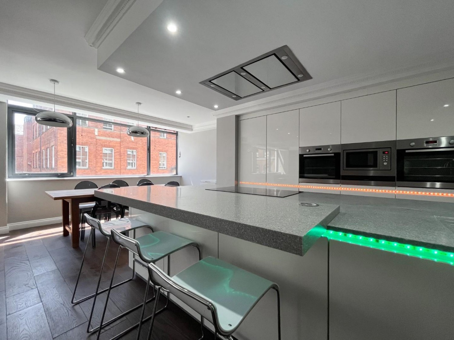 2 bedroom Flat to let in Britannia Street, Leeds