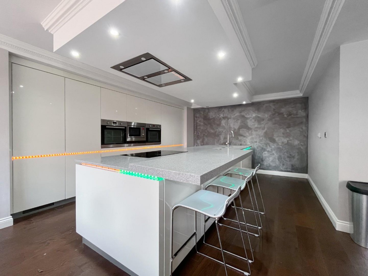 2 bedroom Flat to let in Britannia Street, Leeds