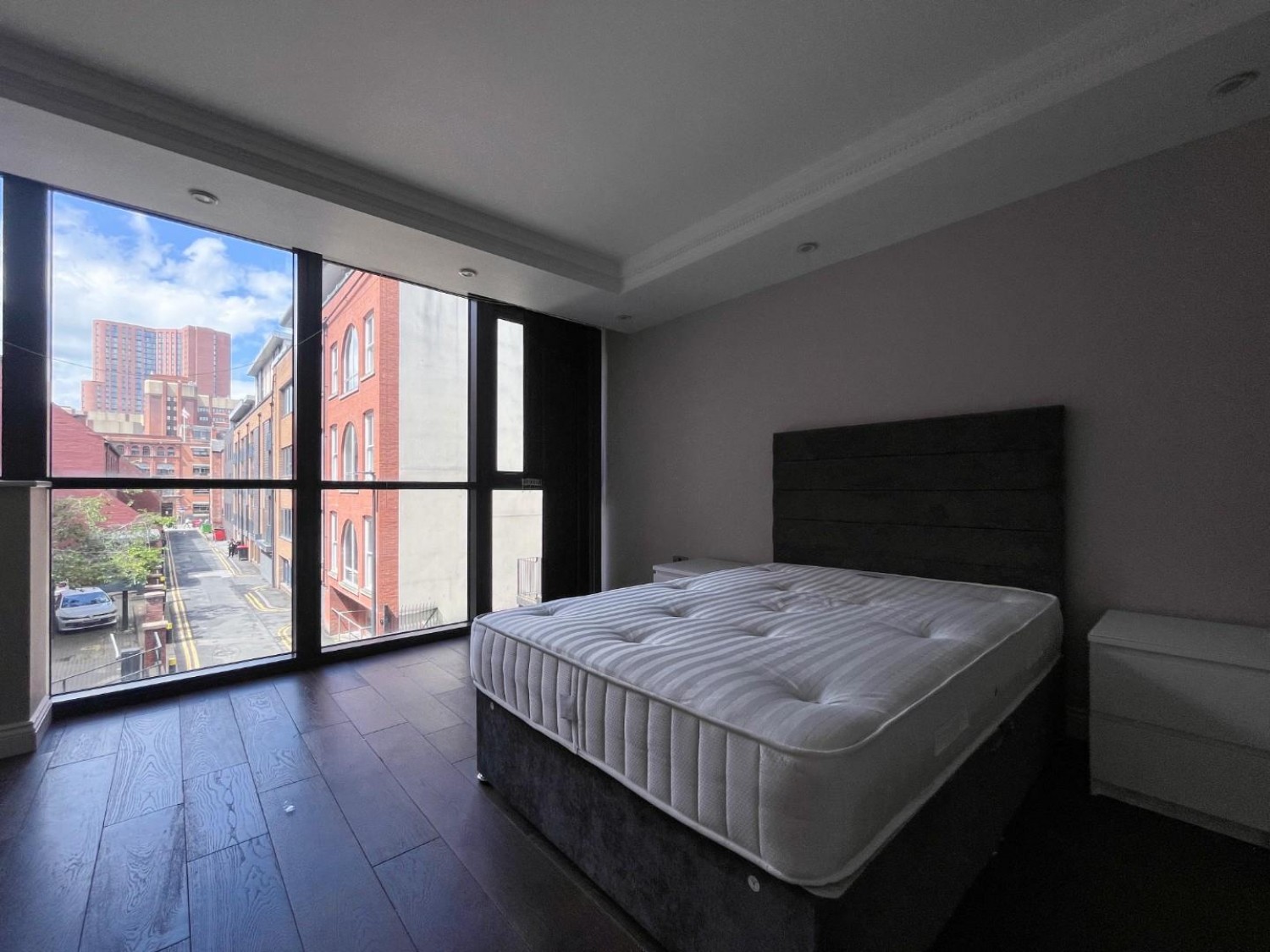 2 bedroom Flat to let in Britannia Street, Leeds