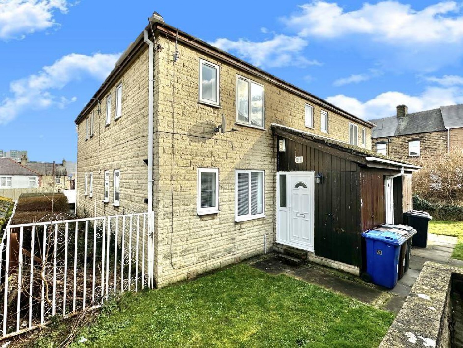 1 bedroom Flat to let in 2 Shaw Lane, Barnsley