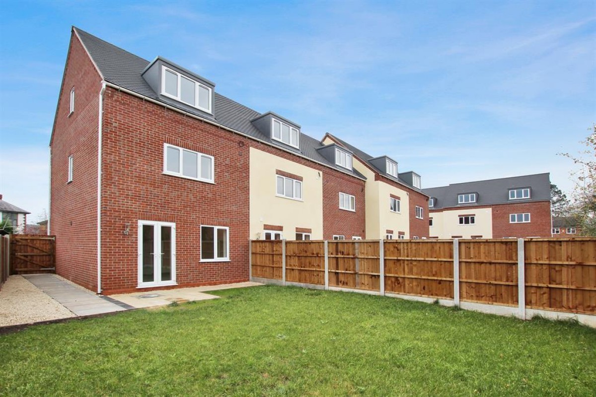 Evesham Road, Redditch, B97 5ER