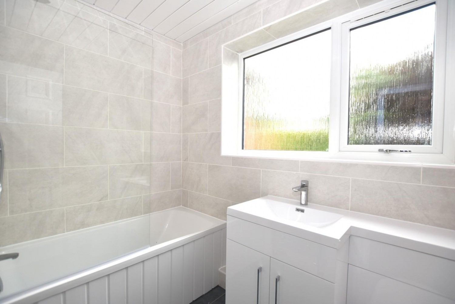 3 bedroom House to let in North Side, New Tupton, Chesterfield, S42 6BN