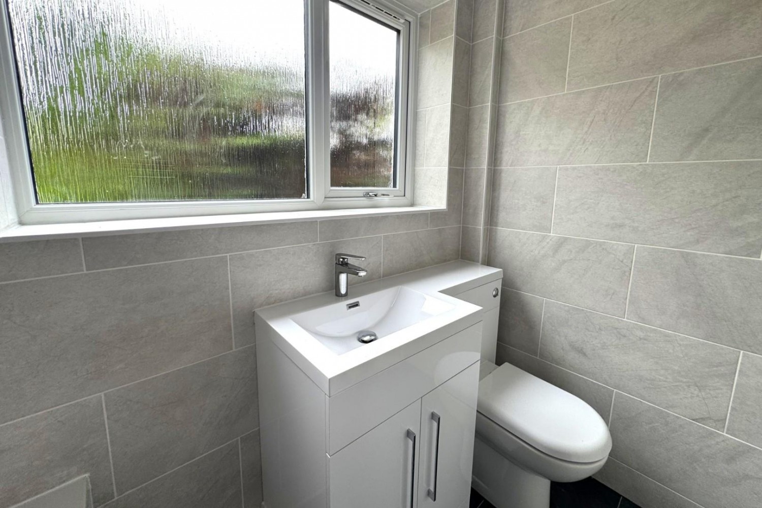 3 bedroom House to let in North Side, New Tupton, Chesterfield, S42 6BN