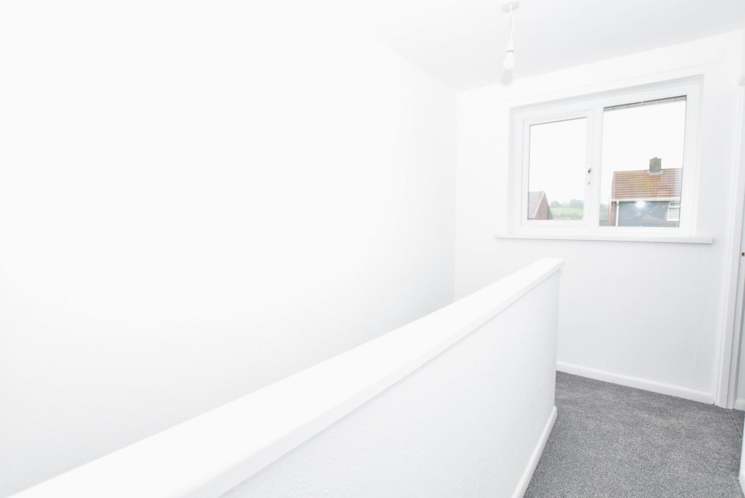 3 bedroom House to let in North Side, New Tupton, Chesterfield, S42 6BN