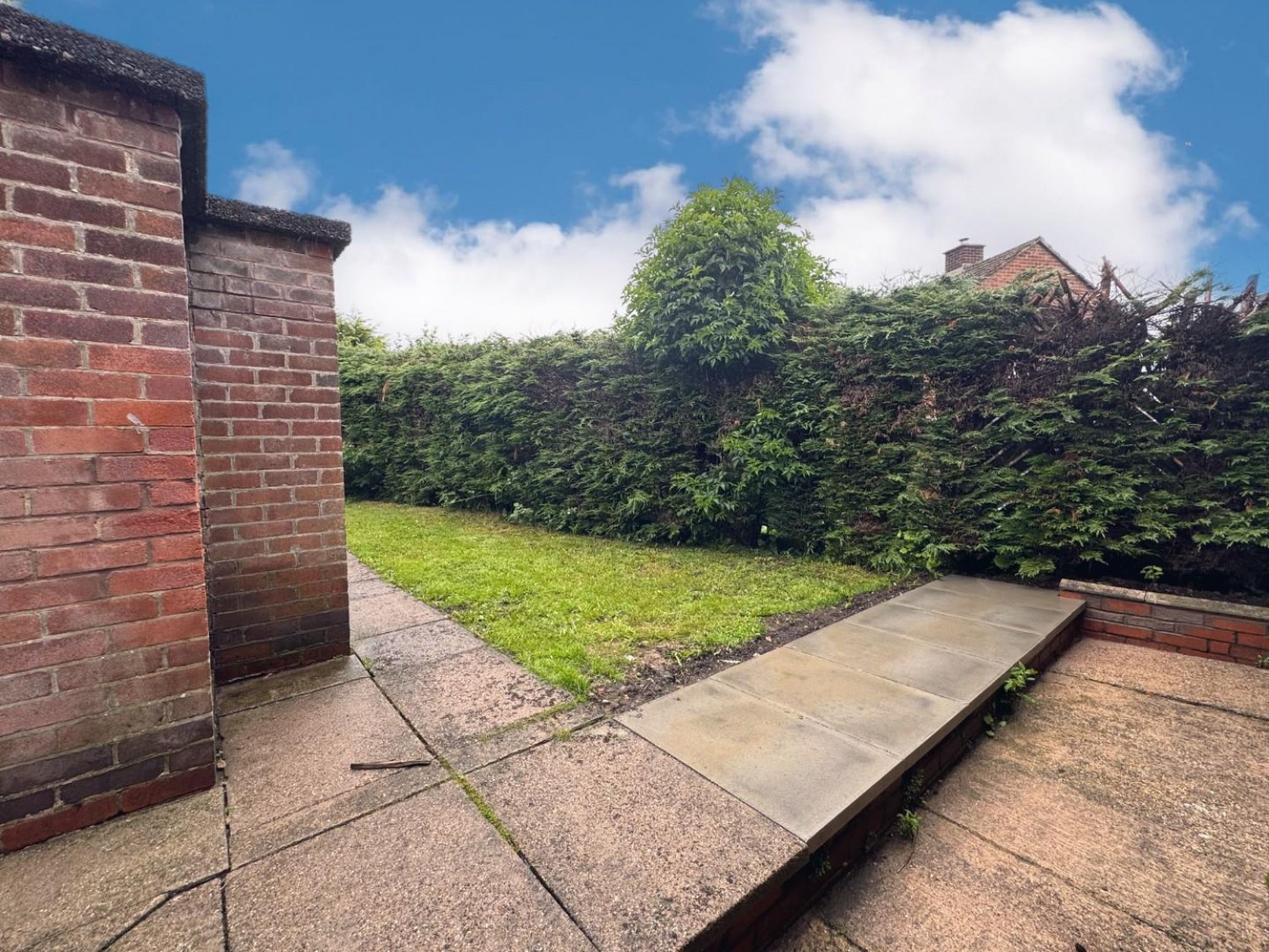 3 bedroom House to let in North Side, New Tupton, Chesterfield, S42 6BN