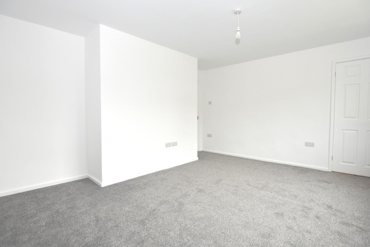 3 bedroom House to let in North Side, New Tupton, Chesterfield, S42 6BN