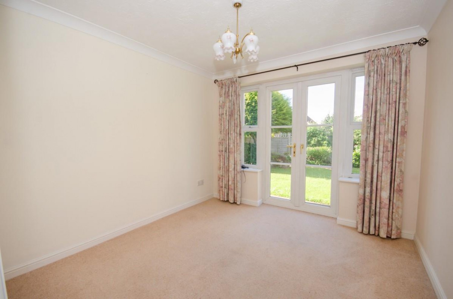 Heathfields, Downend, Bristol, BS16 6HT