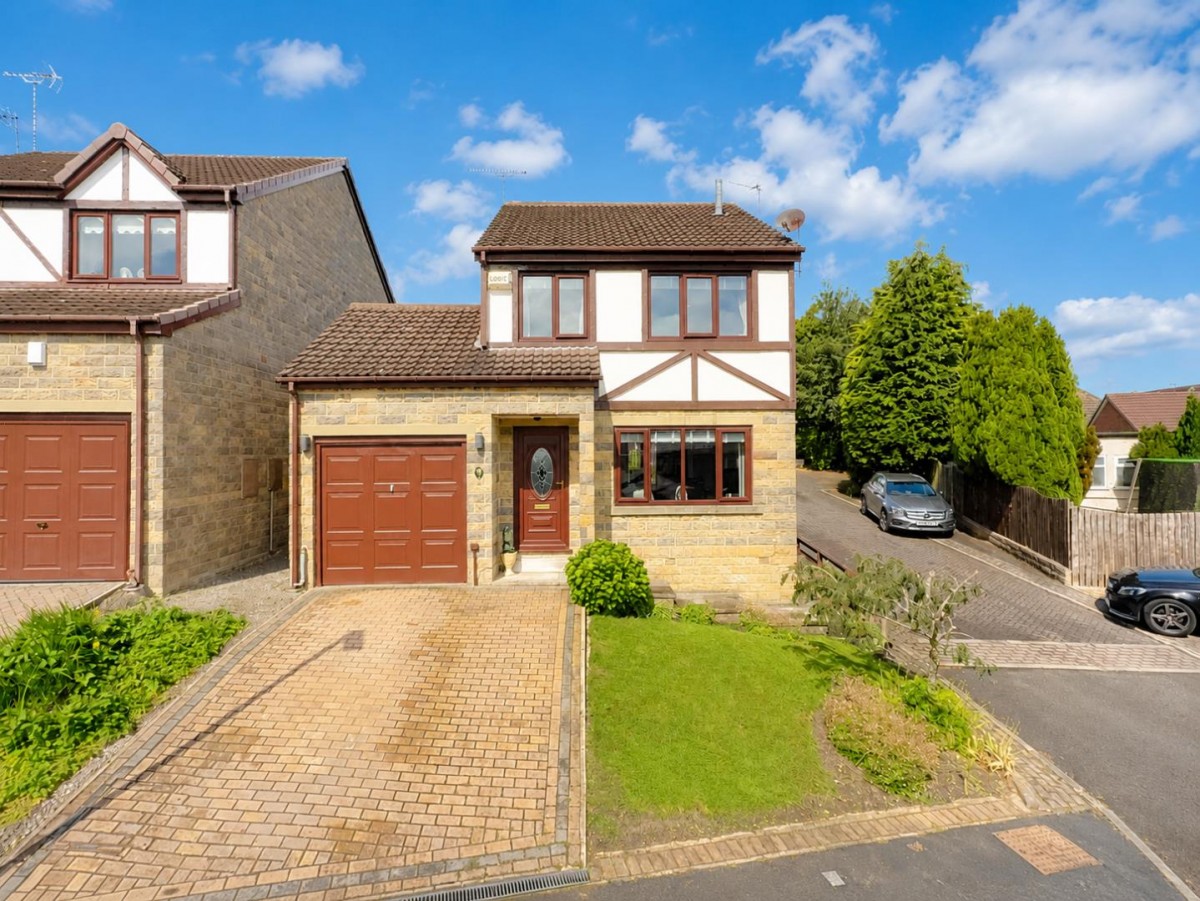 Regency Park Road, Pudsey, LS28 8PW