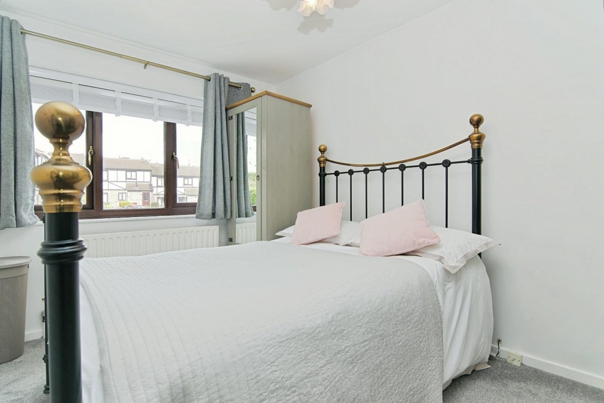 Regency Park Road, Pudsey, LS28 8PW