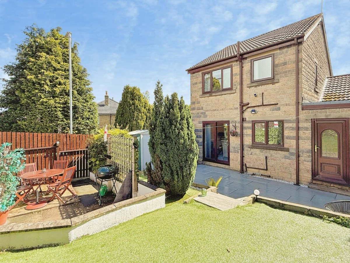 Regency Park Road, Pudsey, LS28 8PW