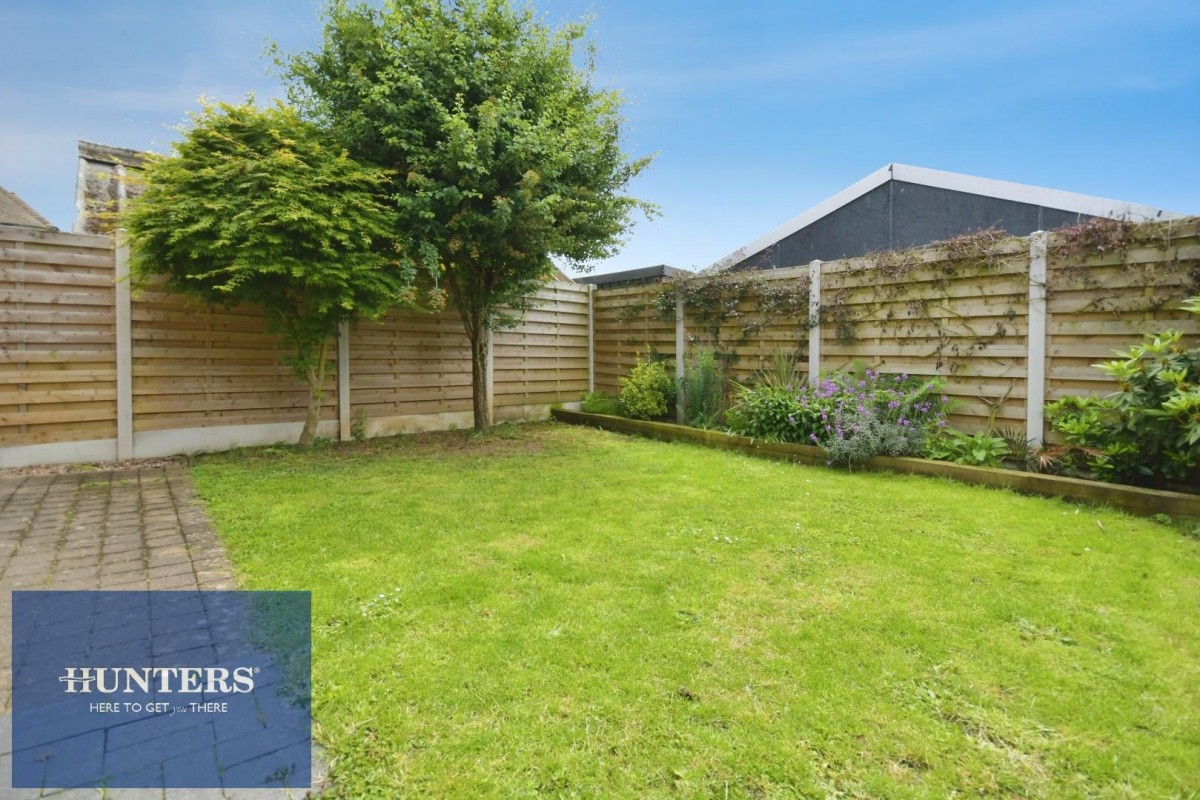 Broomfield Avenue, Hasland, Chesterfield, S41 0NE