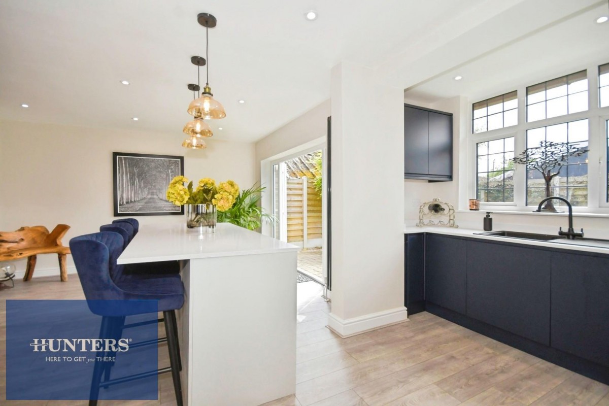 Broomfield Avenue, Hasland, Chesterfield, S41 0NE