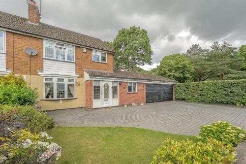 Beachcroft Road, Kingswinford, DY6 0HS