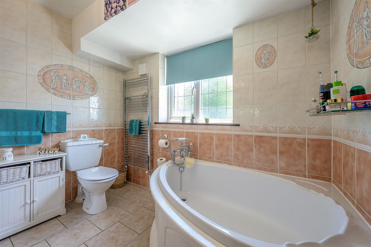 Beachcroft Road, Kingswinford, DY6 0HS