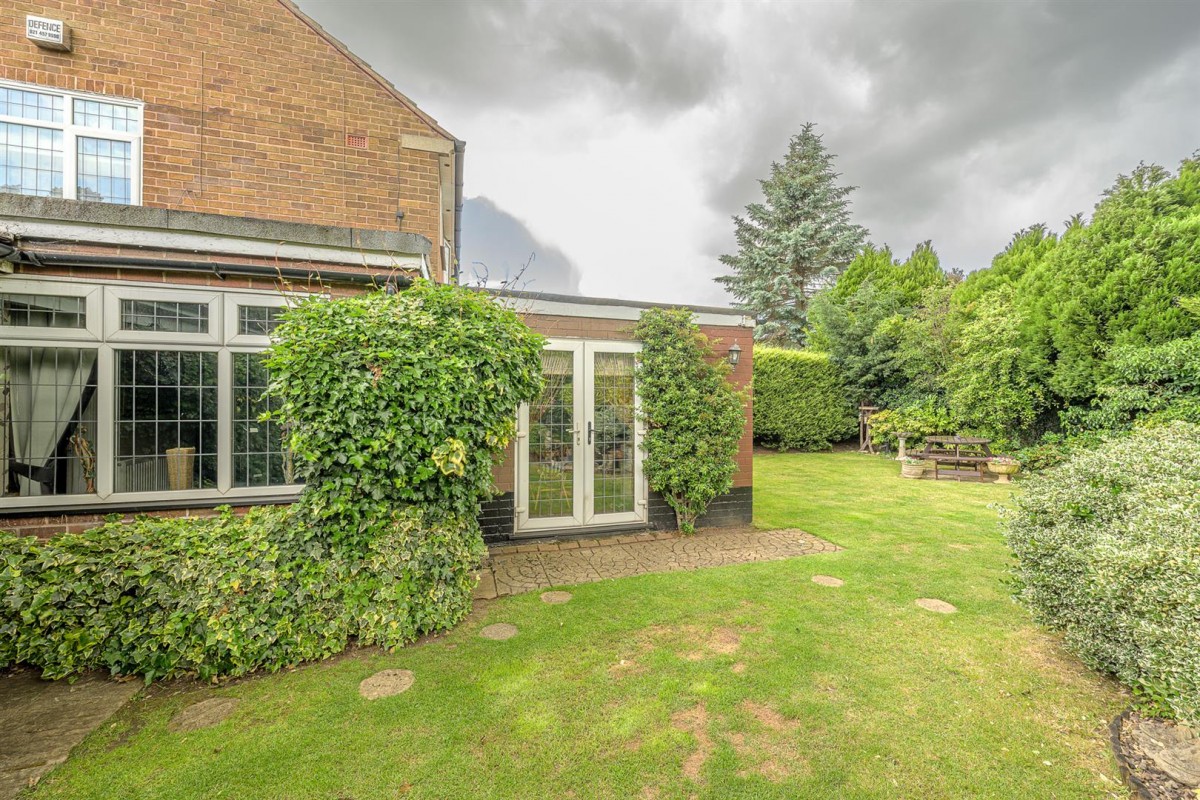 Beachcroft Road, Kingswinford, DY6 0HS