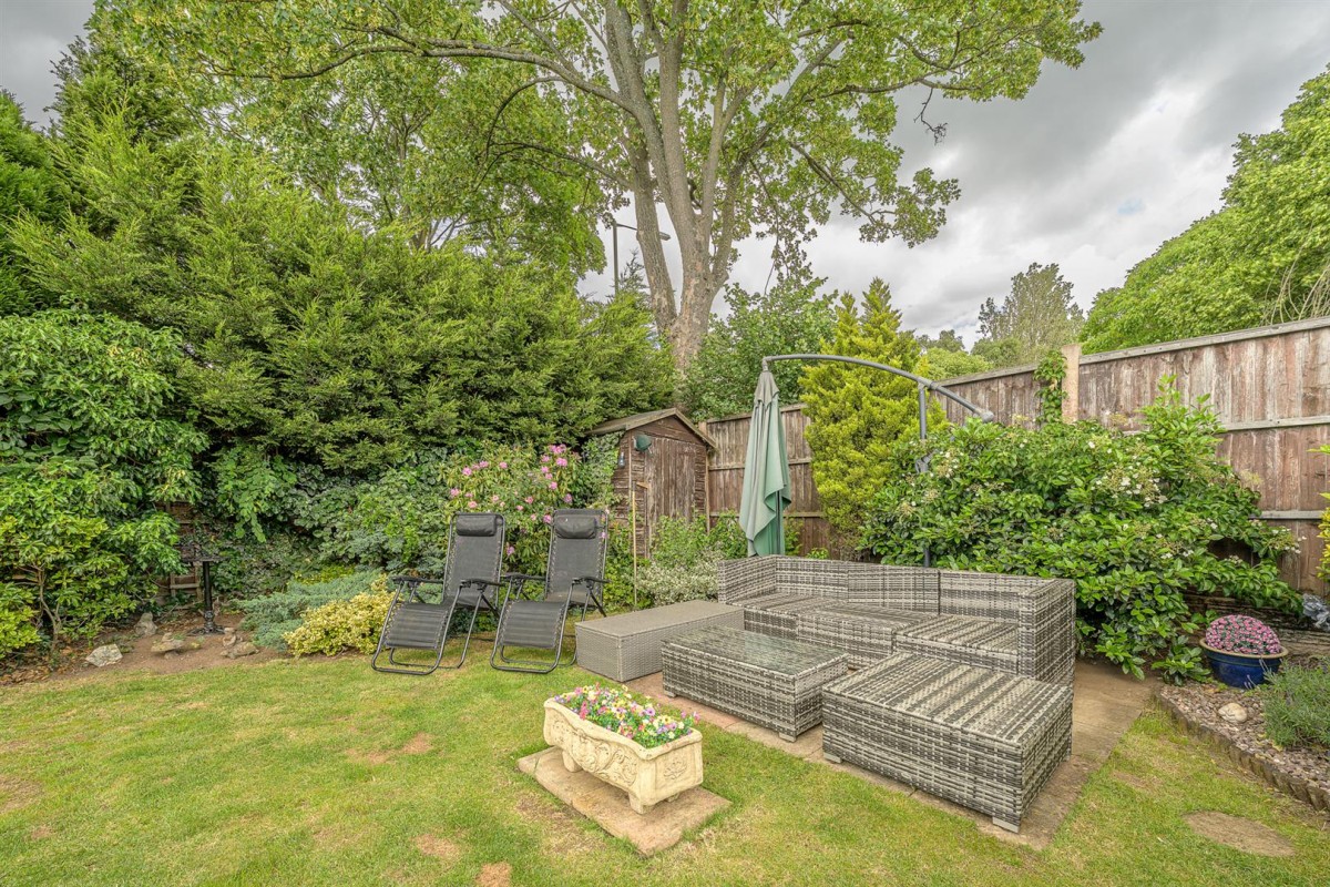 Beachcroft Road, Kingswinford, DY6 0HS