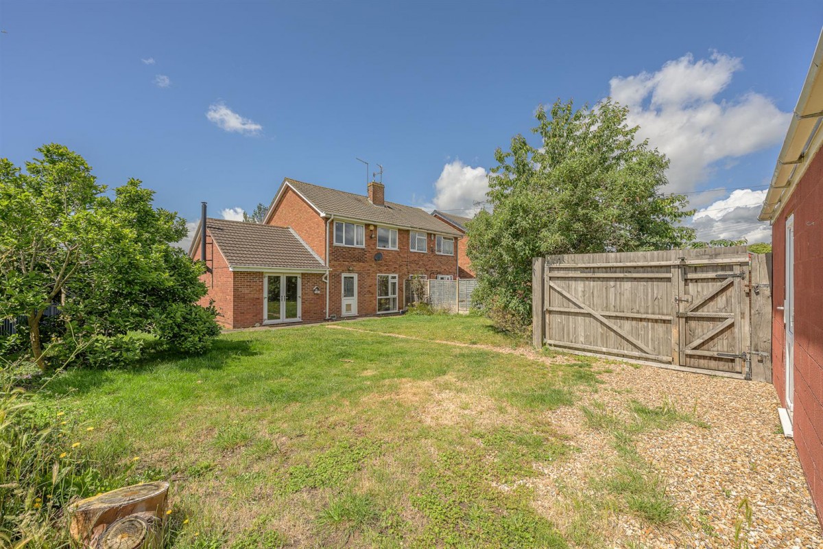 Broadmeadow, Kingswinford, DY6 7HQ