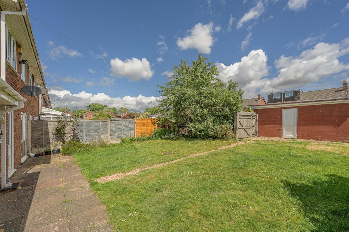 Broadmeadow, Kingswinford, DY6 7HQ