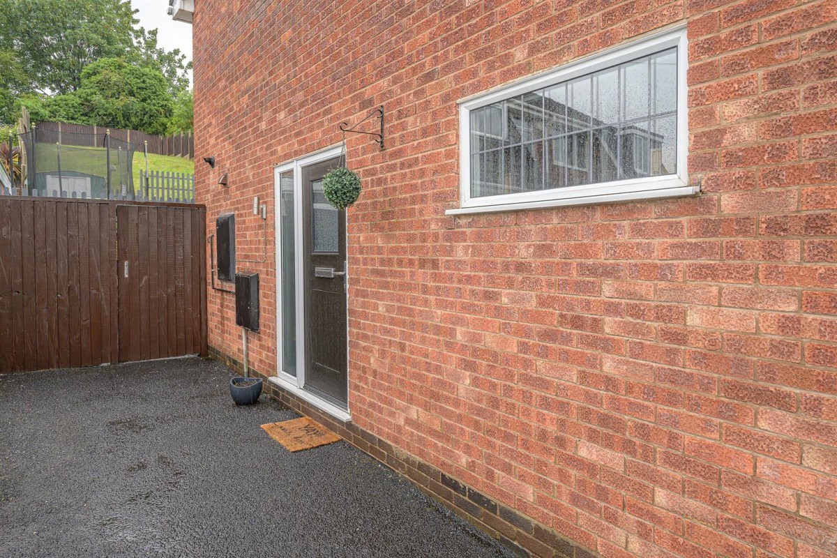 Hordern Crescent, Brierley Hill, DY5 2NR