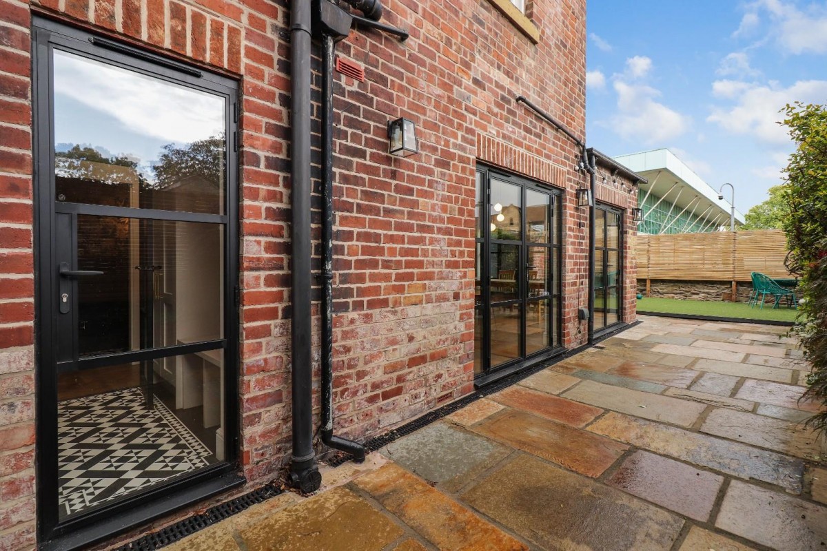 Broomgrove Road, Broomhall, Sheffield, S10 2NA