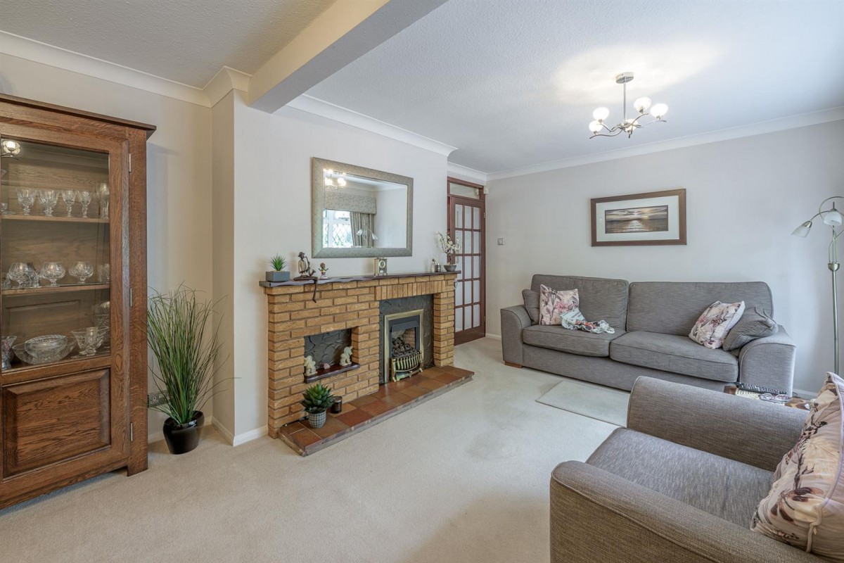 Lawnswood Road, Wordsley, Stourbridge, DY8 5LN