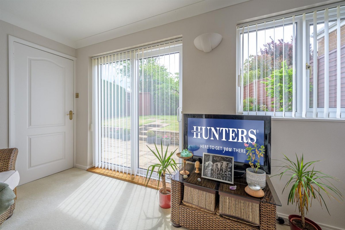 Lawnswood Road, Wordsley, Stourbridge, DY8 5LN