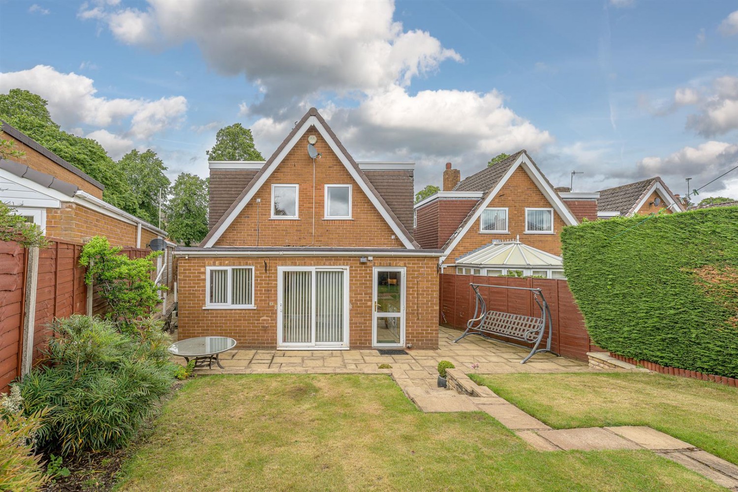Lawnswood Road, Wordsley, Stourbridge, DY8 5LN