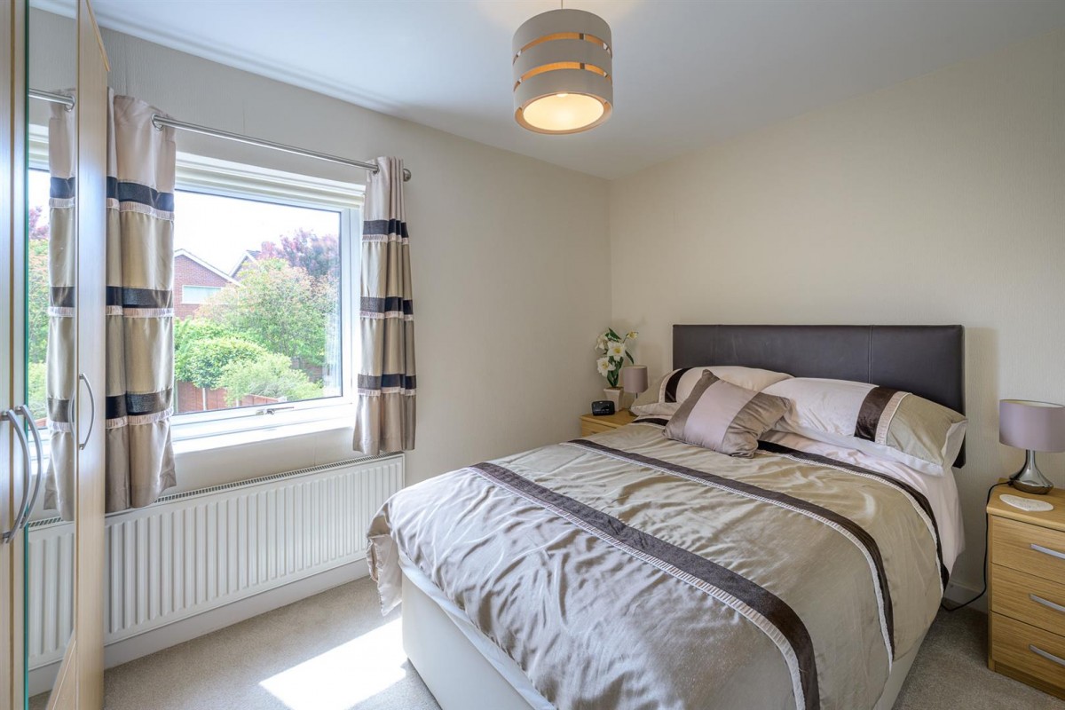 Lawnswood Road, Wordsley, Stourbridge, DY8 5LN