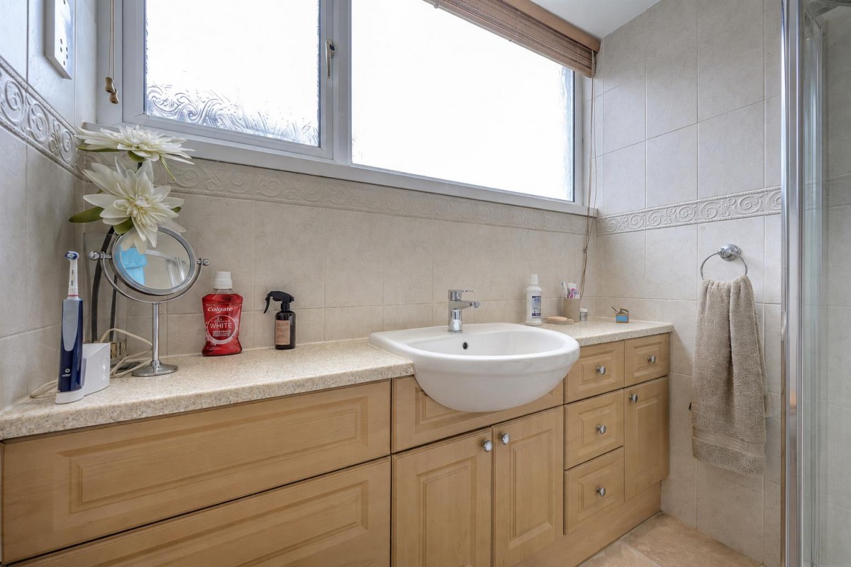 Lawnswood Road, Wordsley, Stourbridge, DY8 5LN