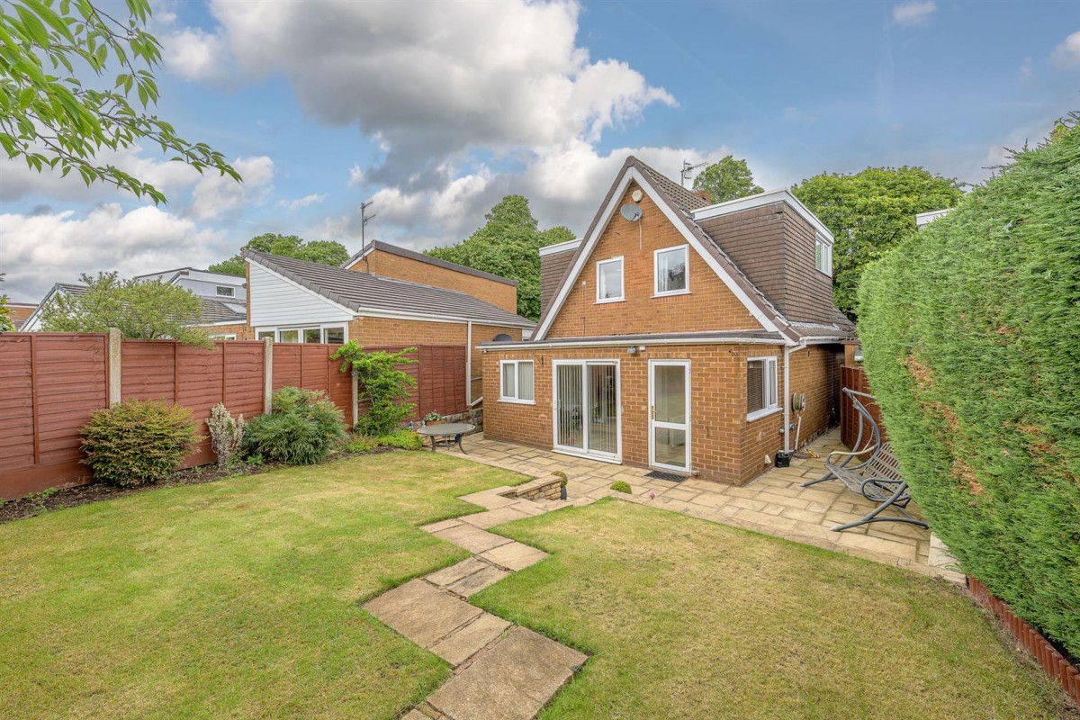 Lawnswood Road, Wordsley, Stourbridge, DY8 5LN