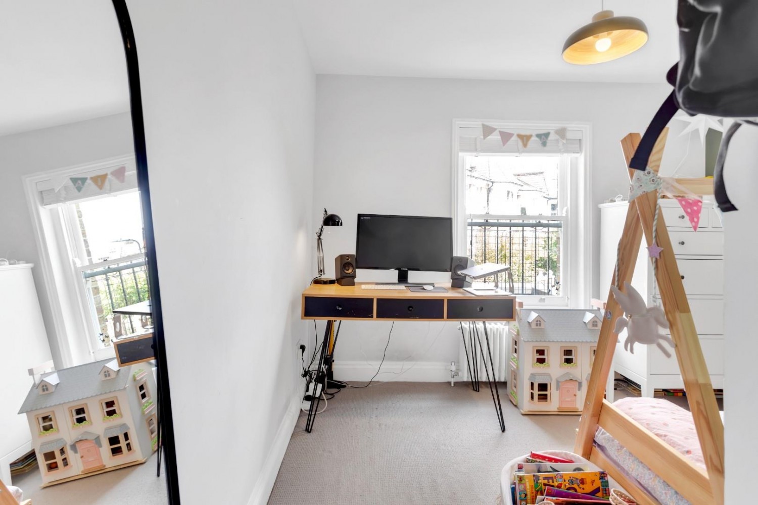 2 bedroom Flat for sale in Brooke Road, London, E5