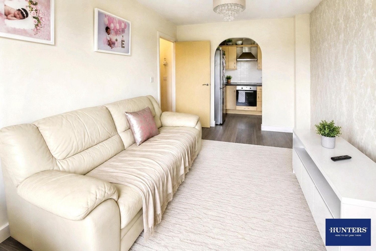 2 bedroom Flat to let in Sandhill Close, Bradford, West Yorkshire BD8