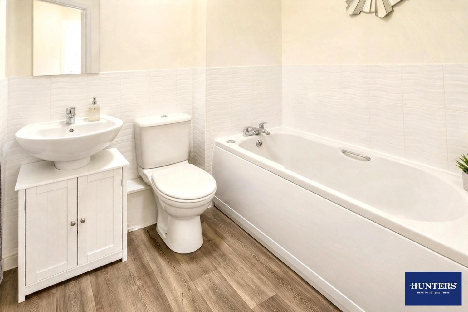 2 bedroom Flat to let in Sandhill Close, Bradford, West Yorkshire BD8