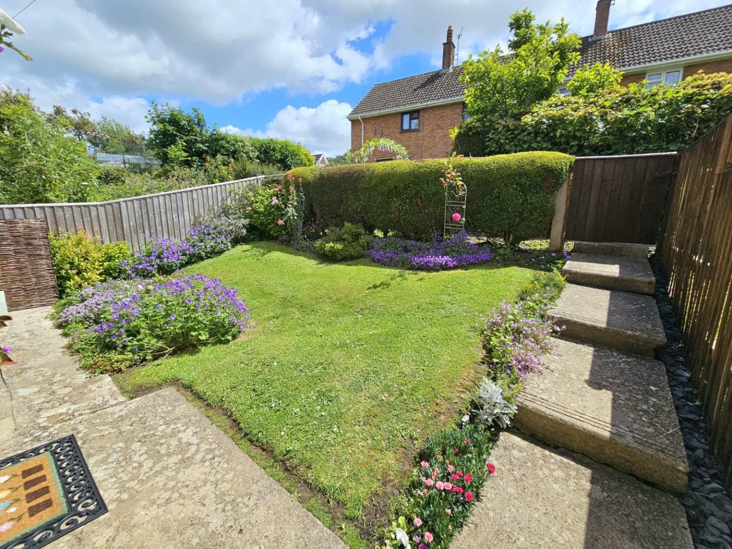 2 bedroom House for sale in Whiteway Close, Dursley