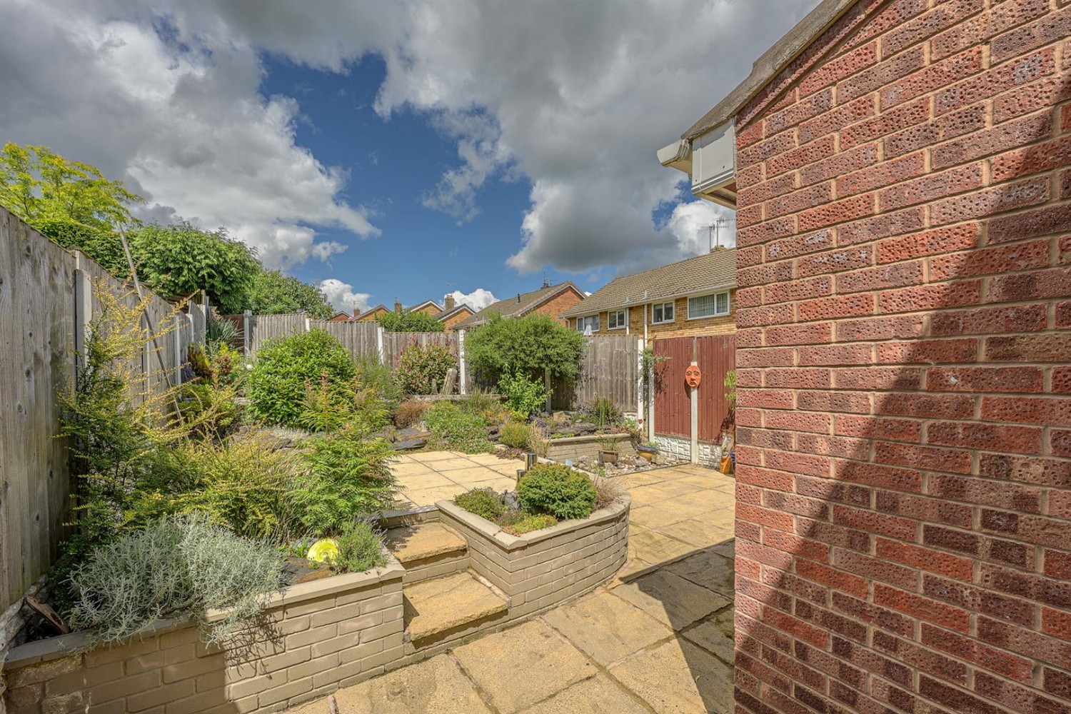 Oakleighs, Stourbridge, DY8 5JA