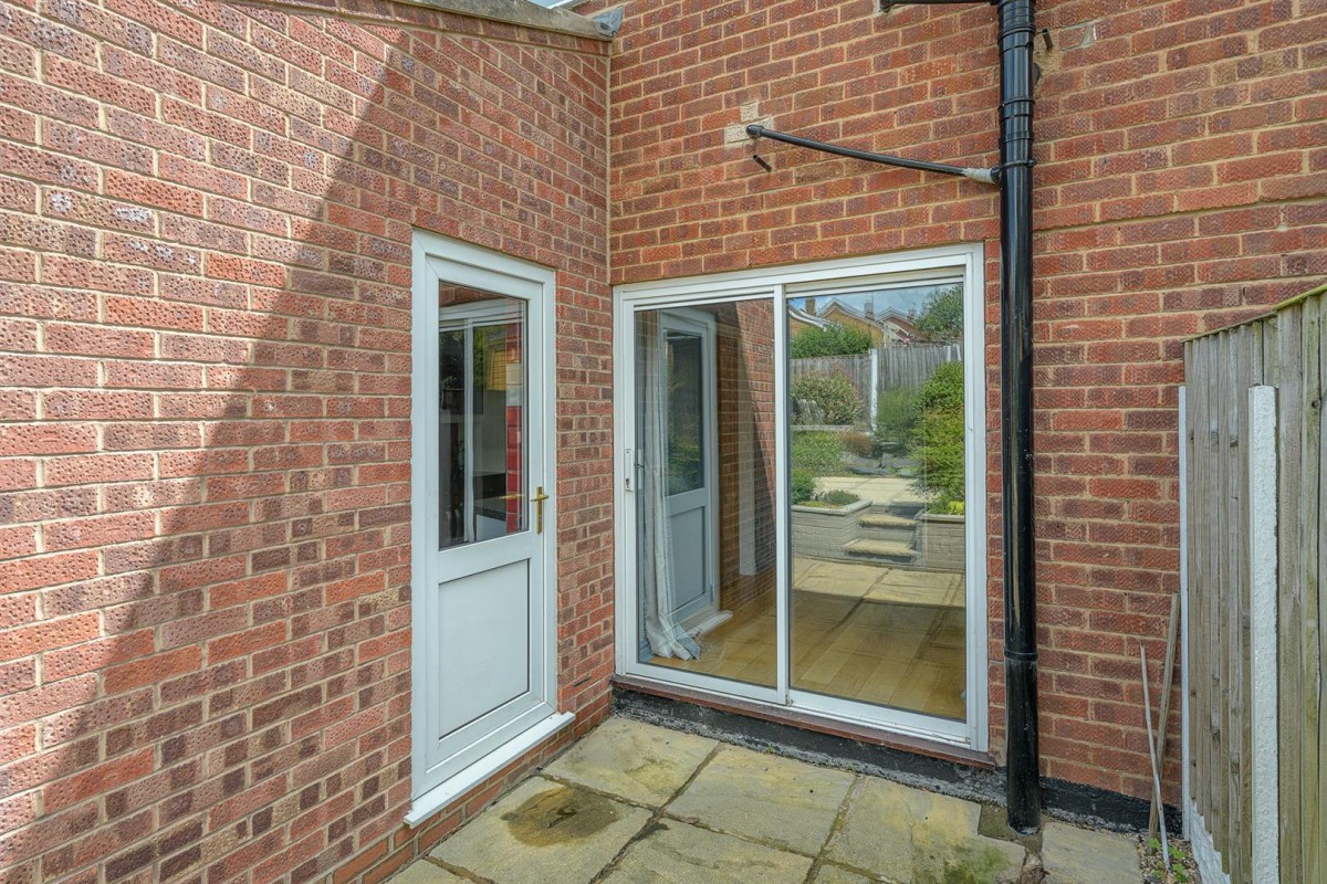 Oakleighs, Stourbridge, DY8 5JA