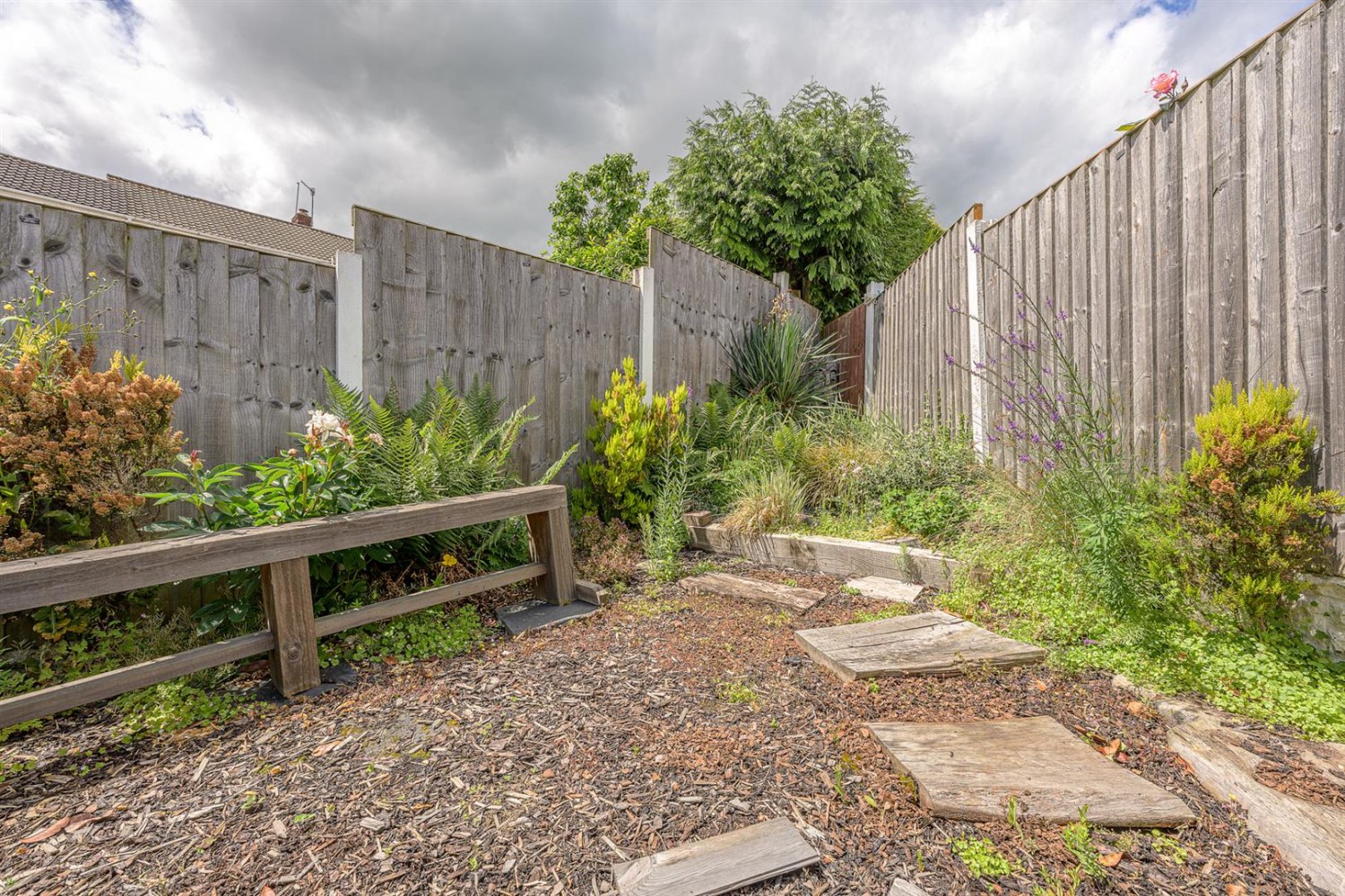 Oakleighs, Stourbridge, DY8 5JA