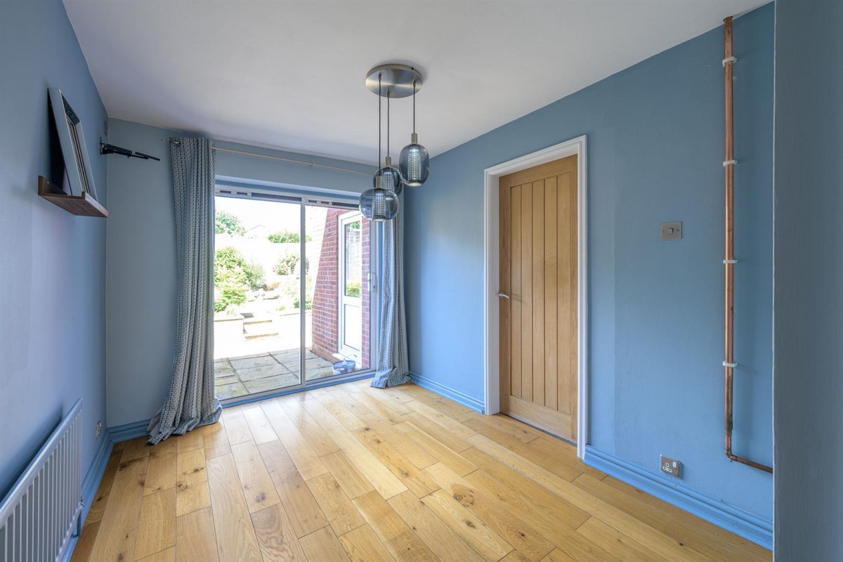 Oakleighs, Stourbridge, DY8 5JA