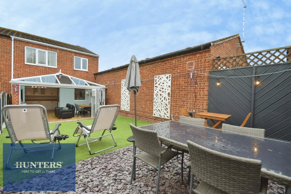 Holme Hall Crescent, Holme Hall, Chesterfield, S40 4PQ