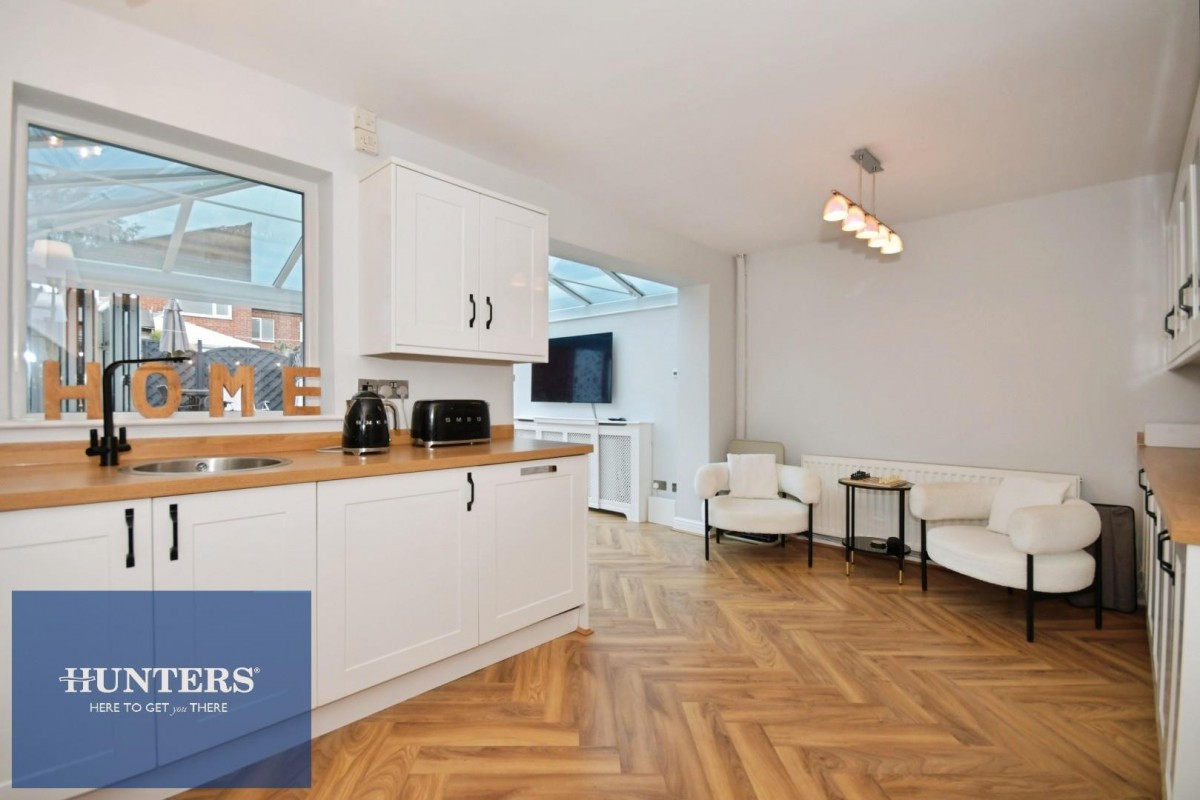Holme Hall Crescent, Holme Hall, Chesterfield, S40 4PQ