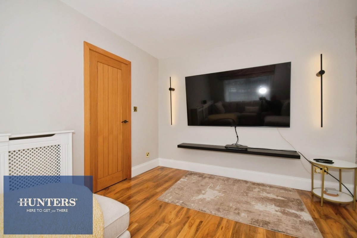 Holme Hall Crescent, Holme Hall, Chesterfield, S40 4PQ